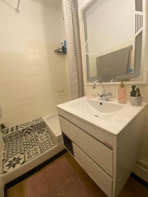 Appartement T4 A Deux Pas De La Gare St Charles Marseille Bagian luar foto