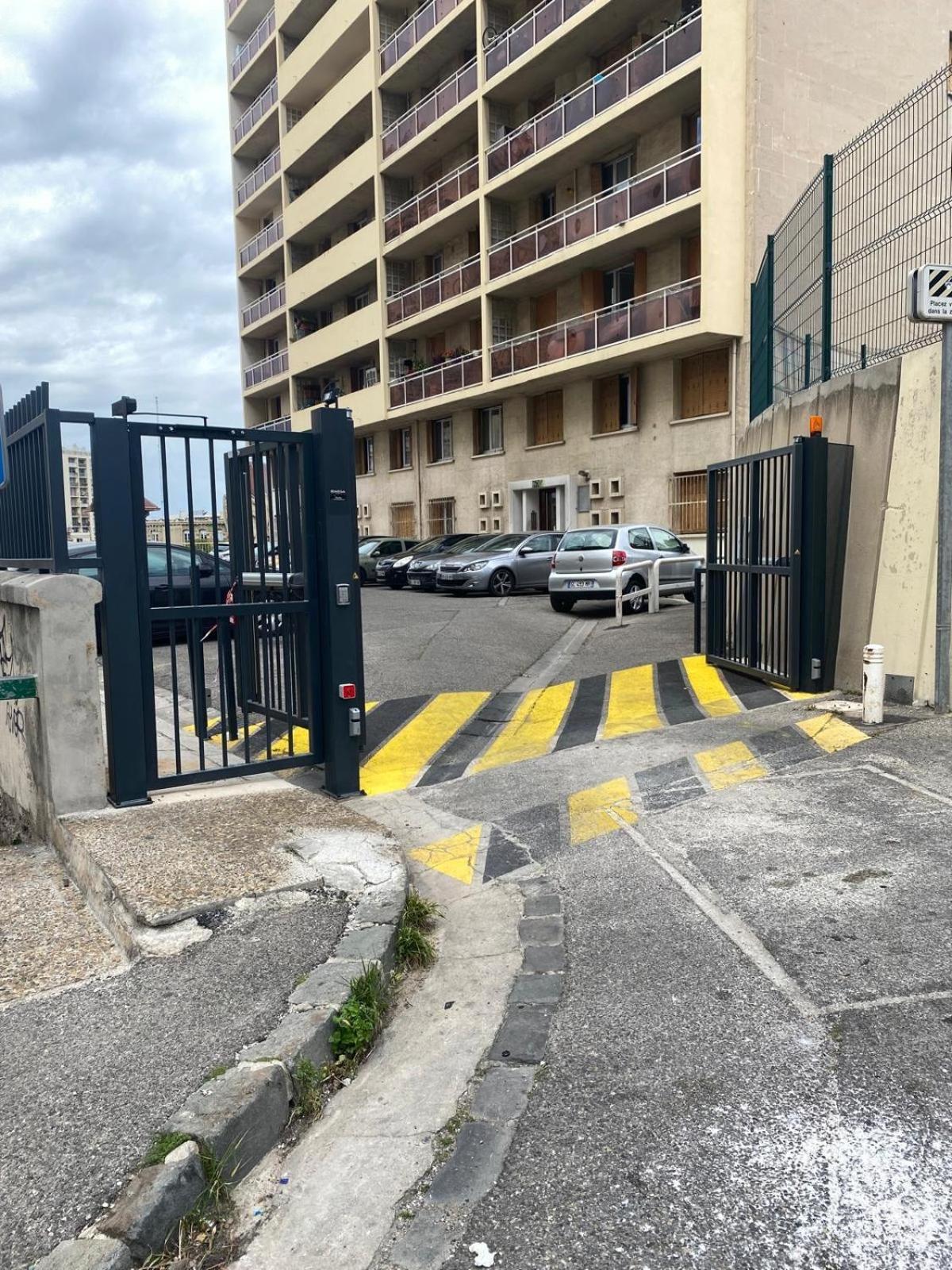 Appartement T4 A Deux Pas De La Gare St Charles Marseille Bagian luar foto